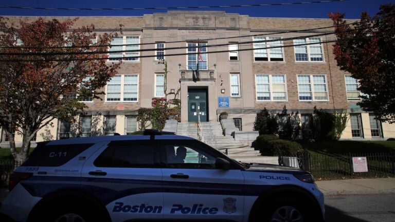 When do Boston schools call 911? Councilors want data after
student attack on principal 1