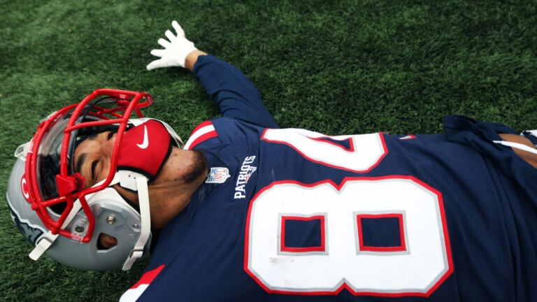 ‘You’re not going to win a Super Bowl now’: Here’s why the
Patriots are keeping 6-game win streak in perspective 1
