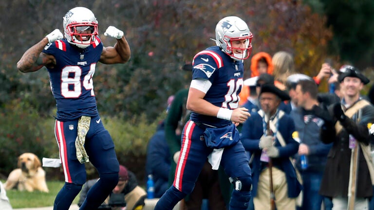 3 takeaways as Patriots punch out Browns, assert themselves
in AFC 1