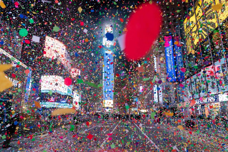 NYC New Year's Eve Will Be 'Full Strength', With
Vaccination, Testing, Mask Requirements 1