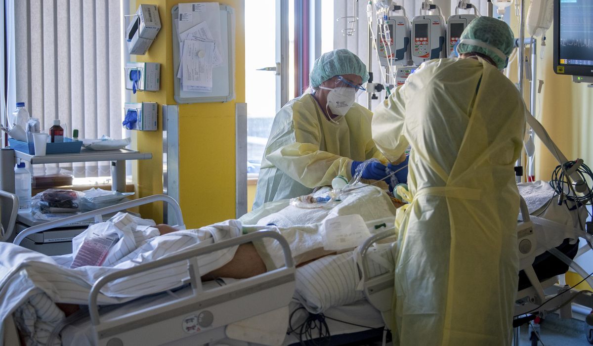 German government hesitant on lockdown as COVID cases
rise 1