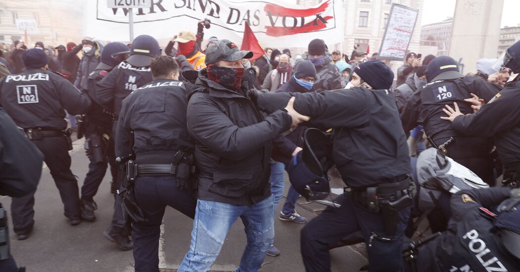 More Than 40,000 March in Vienna Against Coronavirus
Restrictions 1