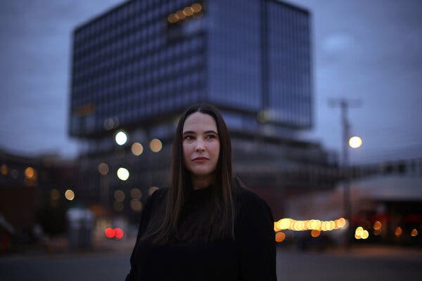 What Is the Perfect Date to Bring Workers Back to the
Office? 1