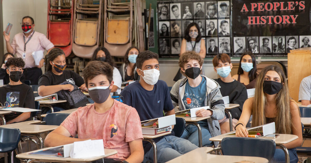 L.A. Schools Postpone Vaccine Mandate for Students Until
Fall 2022 1