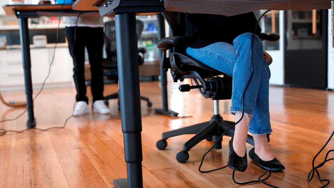 Analysis: Why return-to-office headlines don't reflect the
messy reality 1