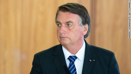 Brazil's top court opens investigation into Bolsonaro for
linking Covid-19 vaccines to AIDS 1