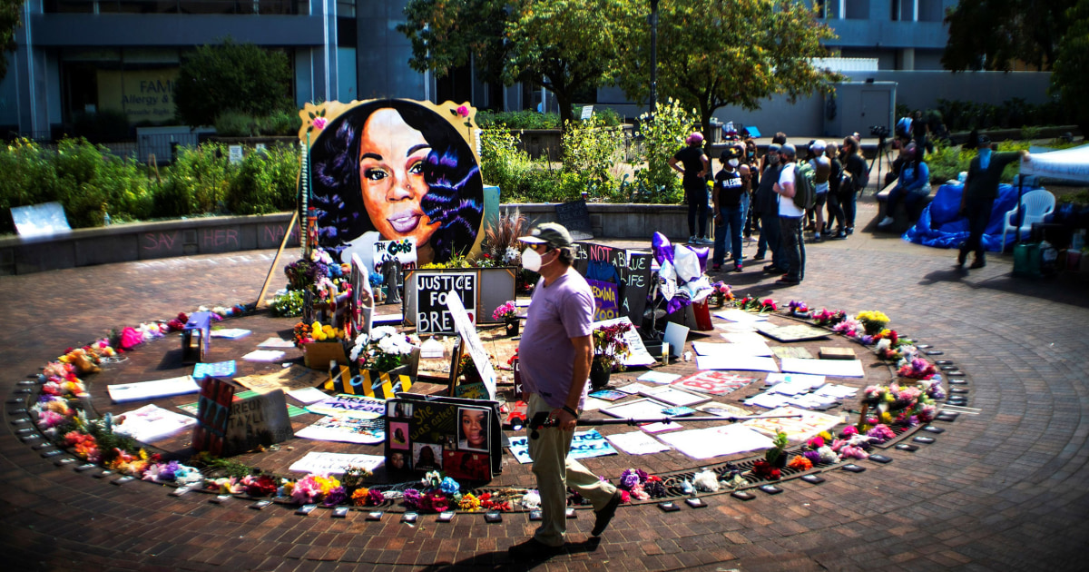 Ex-Louisville officer Myles Cosgrove, who fatally shot
Breonna Taylor, TK 1