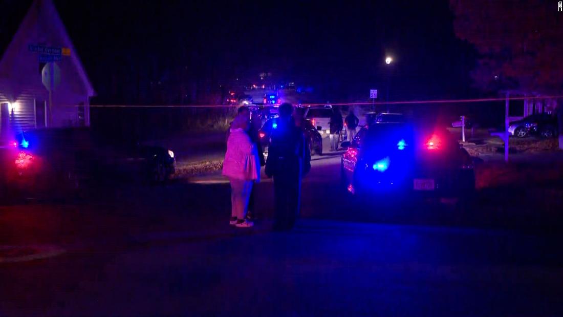 4 dead in Atlanta suburb shooting, including an
officer 1