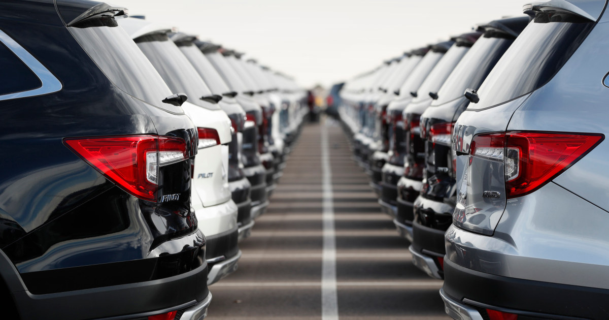 Honda recalls SUVs and pickups because hoods can fly
open 1