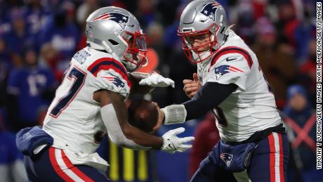 New England Patriots edge Buffalo Bills in 'crazy game' to
win seventh straight 1