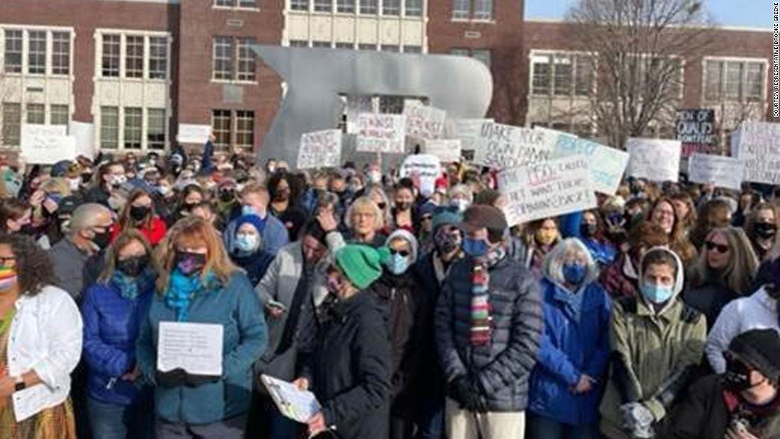 Protests after professor says men should be prioritized for
fields such as law and medicine 1