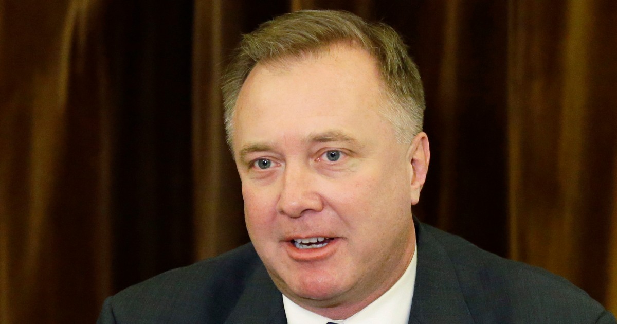 Washington state Sen. Doug Ericksen dies at 52 after
Covid-19 battle 1