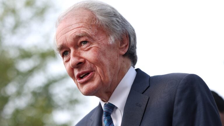 Markey joins Pressley, Spilka in calling for statewide mask
mandate 1