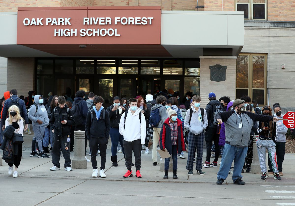Oak Park-River Forest student activities return but with
tightened COVID-19 rules 1