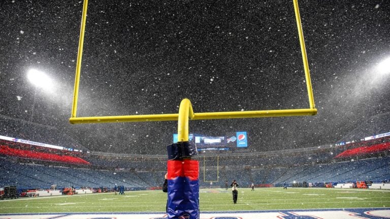 Countdown to kickoff: Patriots and Bills square off in AFC
East showdown on Monday Night Football 1