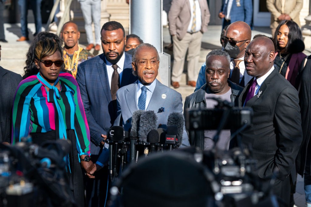 Rev. Al Sharpton group to protest de Blasio’s
city-sanctioned drug dens 1