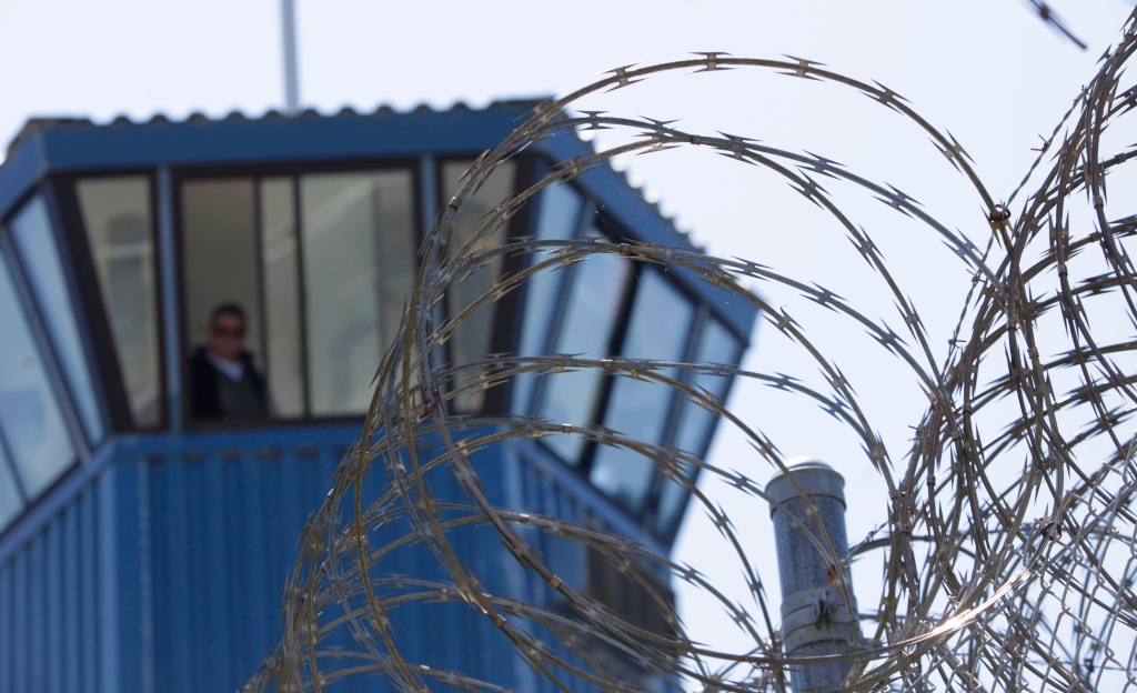 California prison system let sergeant resign, leaving door
open to re-hire, after he was arrested for allegedly meeting teen
girl on dating app 1