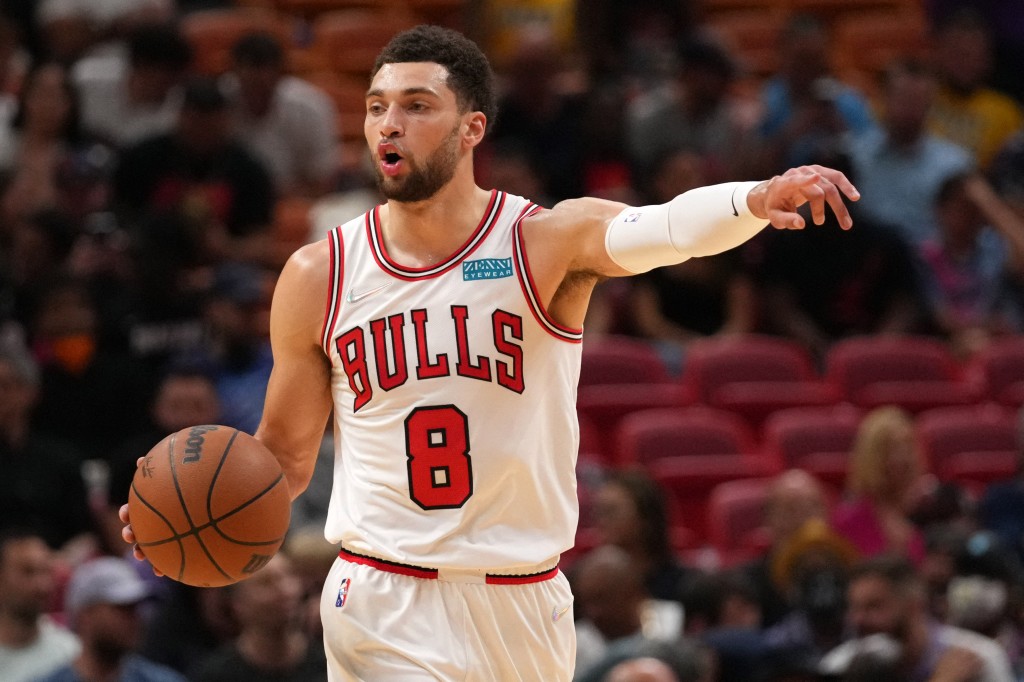 Zach LaVine placed in COVID-19 protocol as Bulls’ outbreak
worsens 1