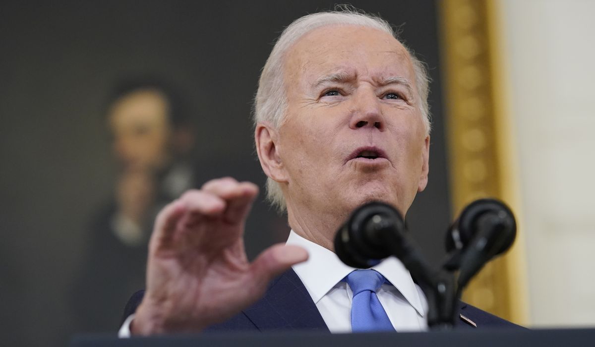 Biden bestows rare praise on Trump for development of
COVID-19 vaccine, getting booster shot 1