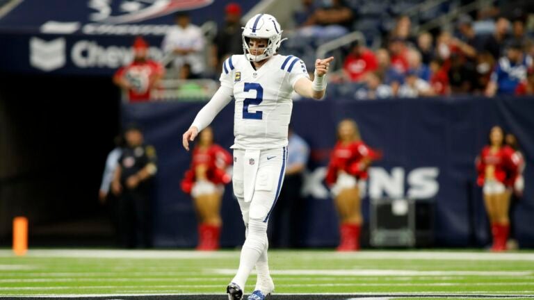 Colts seeking to get upper hand in rivalry with
Patriots 1