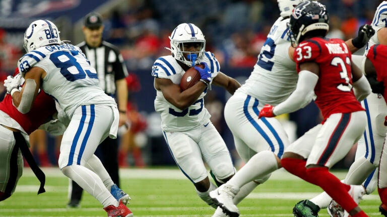 What NFL experts are predicting for Saturday’s
Patriots-Colts game 1