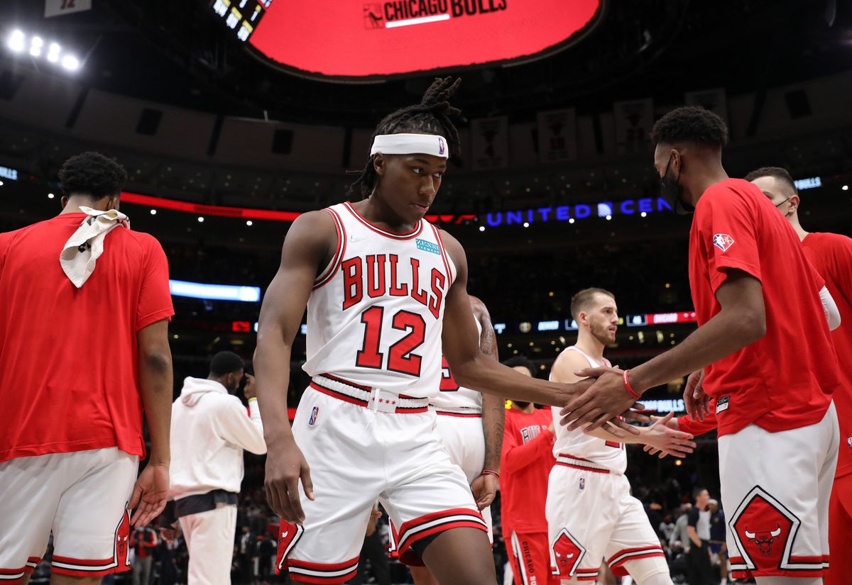 2 more Chicago Bulls — Ayo Dosunmu and Stanley Johnson —
enter the NBA’s COVID-19 protocols, bringing their outbreak to 7
players 1 2 more Chicago Bulls — Ayo Dosunmu and Stanley Johnson —
enter the NBA’s COVID-19 protocols, bringing their outbreak to 7
players 1