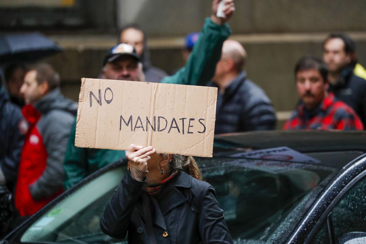 Chicago drops COVID-19 vaccine mandate lawsuit against
police union 1 Chicago drops COVID-19 vaccine mandate lawsuit against
police union 1
