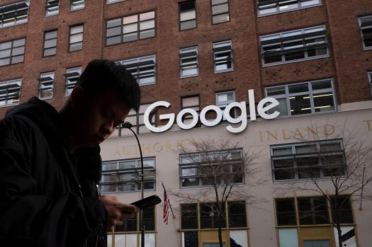 Coronavirus: Google again delays return to offices after
emergence of omicron 1