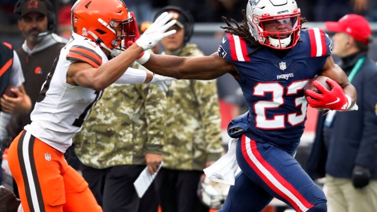 Kyle Dugger, still on Reserve/COVID-19 list, to miss Mondays
Bills game, but Jamie Collins will return 1