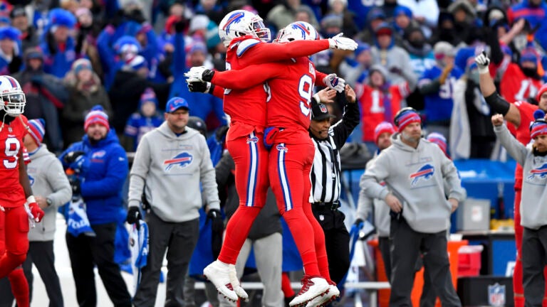 Patriots’ lead shrinks in AFC East; remain above Titans in
conference 1
