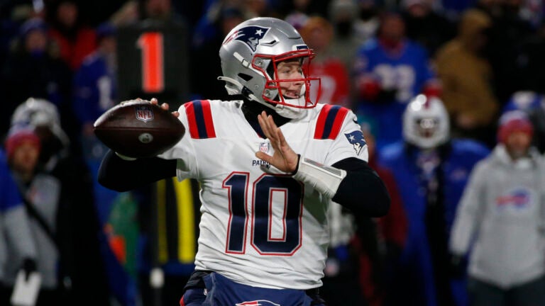 Bobby Okereke explained how the Colts intend to stop Mac
Jones and the Patriots’ offense 1