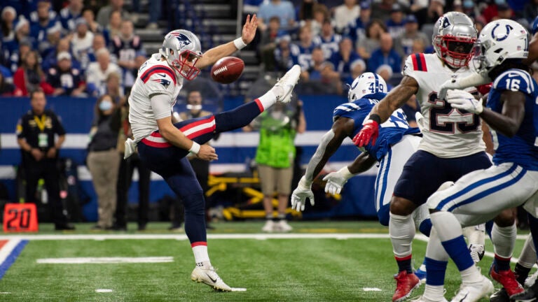 Special teams coach Cam Achord said blame for Patriots’
blocked punts ‘falls on me, not the guys’ 1