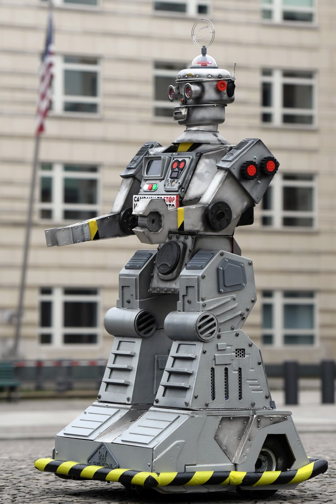 UN chief urges action on ‘killer robots’ as Geneva talks
open 1