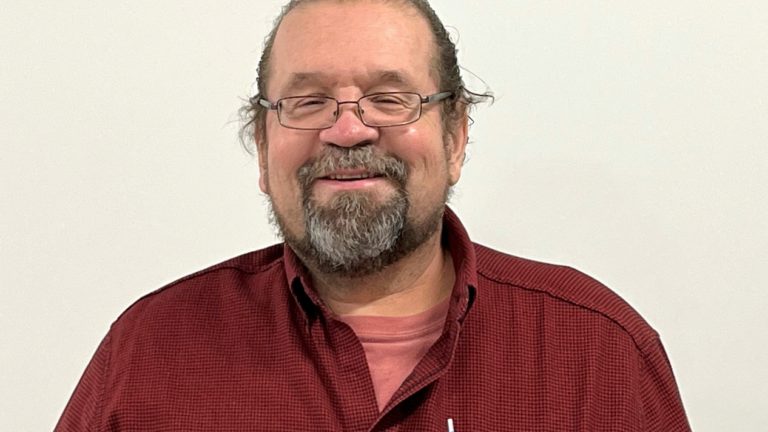 He got a get-well card after open-heart surgery. Inside was
a $1 million-winning scratch ticket. 1