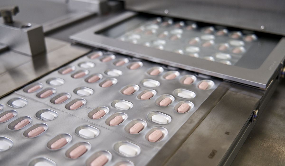 Pfizer: COVID-19 pills were 89% against hospitalization,
death; fought back omicron in lab studies 1