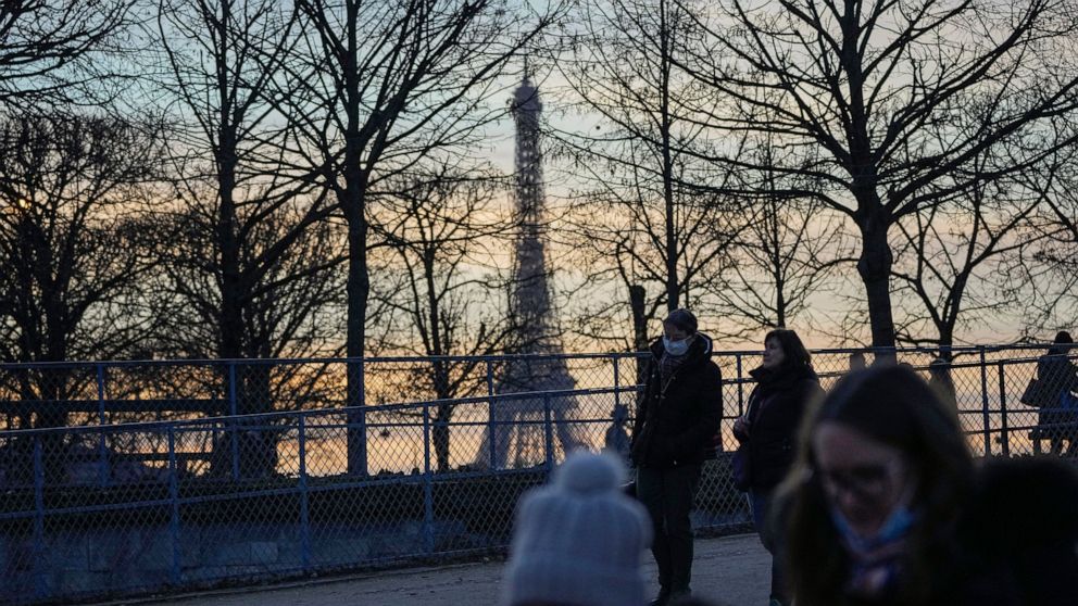 France: 400 investigations into fake COVID-19 health
passes 1