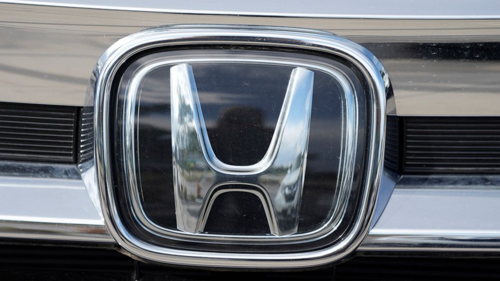 Honda recalls SUVs and pickups because hoods can fly
open 1
