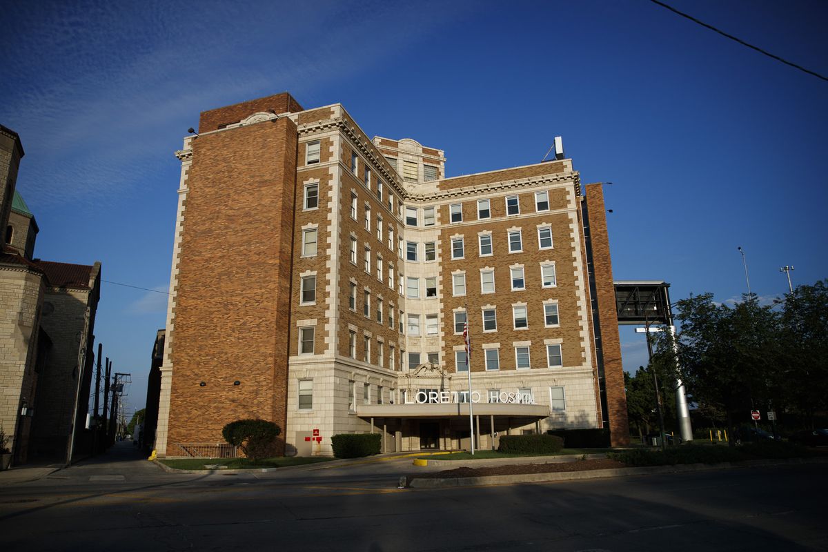 Feds investigating city’s role in Loretto Hospital COVID-19
vaccinations at suburban church 1 Feds investigating city’s role in Loretto Hospital COVID-19
vaccinations at suburban church 1