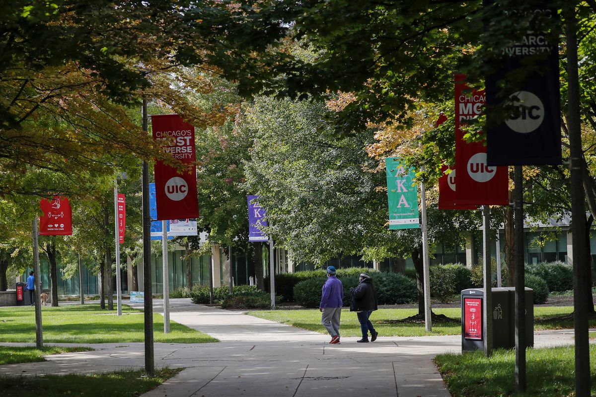 U. of I.’s Urbana-Champaign and Chicago campuses to start
next semester remotely. Students will need negative COVID tests
before returning to classroom. 1 U. of I.’s Urbana-Champaign and Chicago campuses to start
next semester remotely. Students will need negative COVID tests
before returning to classroom. 1