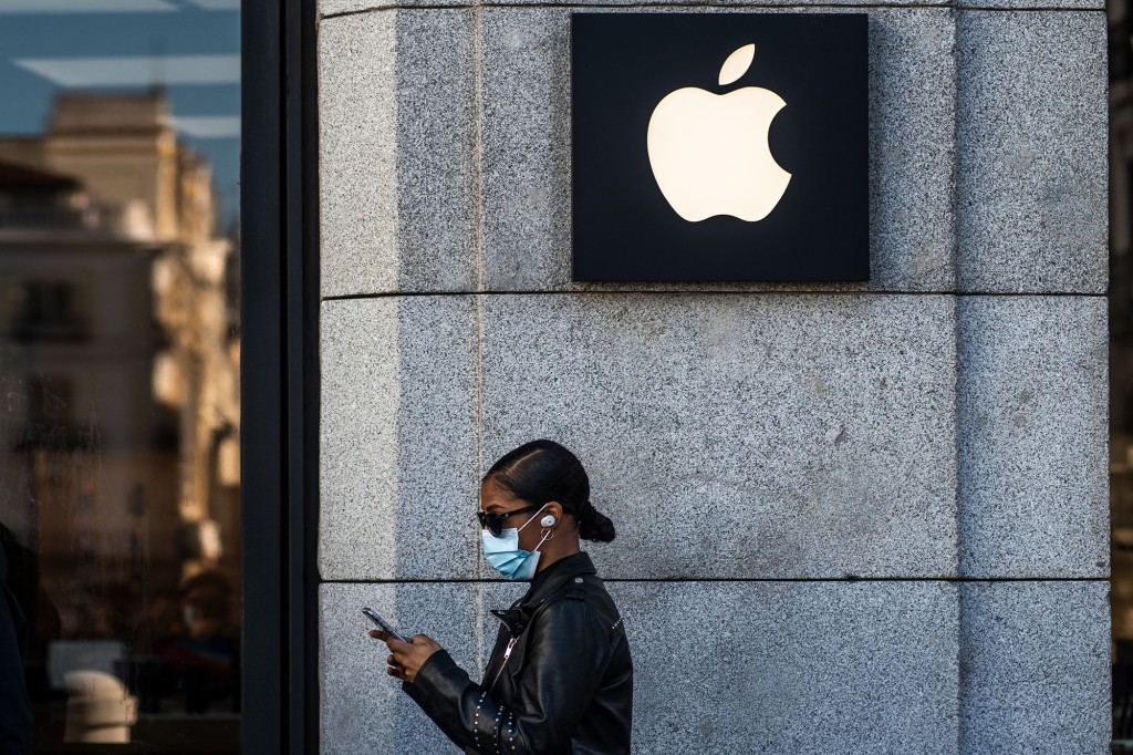 Apple is delaying return to office indefinitely:
report 1