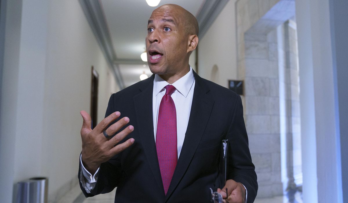 Cory Booker, Elizabeth Warren test positive for
COVID-19 1
