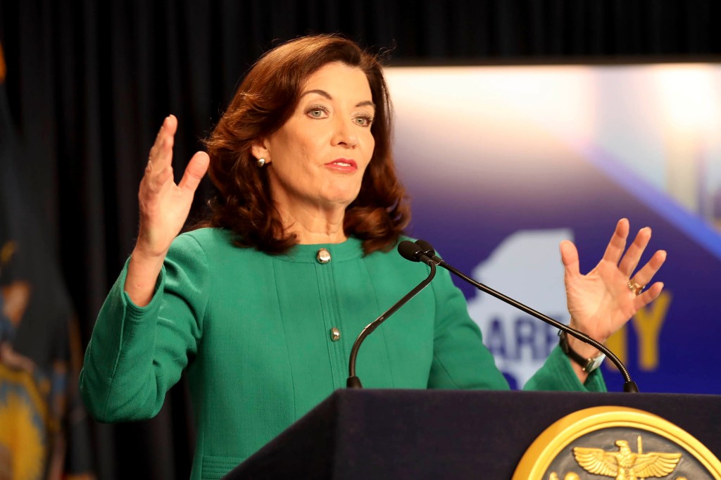 Kathy Hochul blames de Blasio’s vaccine mandate for NYC mask
order 1