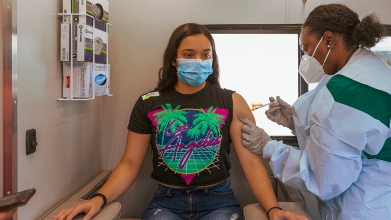 What to know about getting the COVID-19 booster in Mass., if
you’re 16 or 17 years old 1