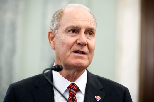 Southwest CEO positive for COVID after testifying unmasked
and questioning need for masks on airplanes 1