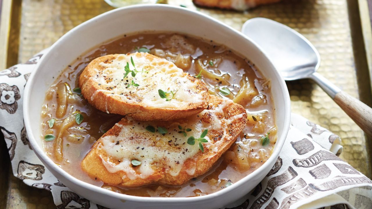 French onion soup recipe for classic, easy dinner 1