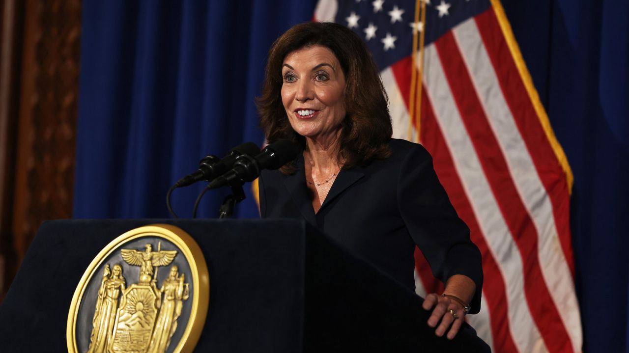 Hochul issues mask mandate for indoor public spaces,
starting Monday 1