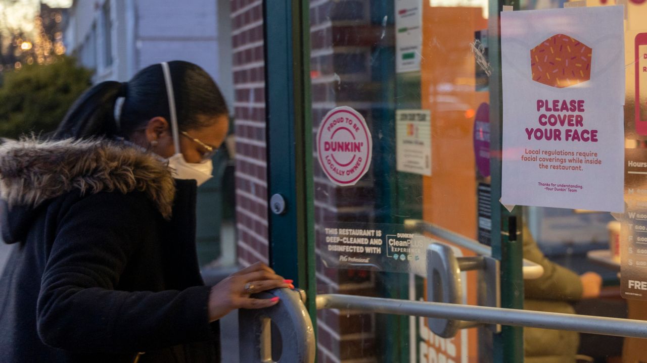 Statewide COVID-19 hospitalizations up 70% since
Thanksgiving, Hochul says 1