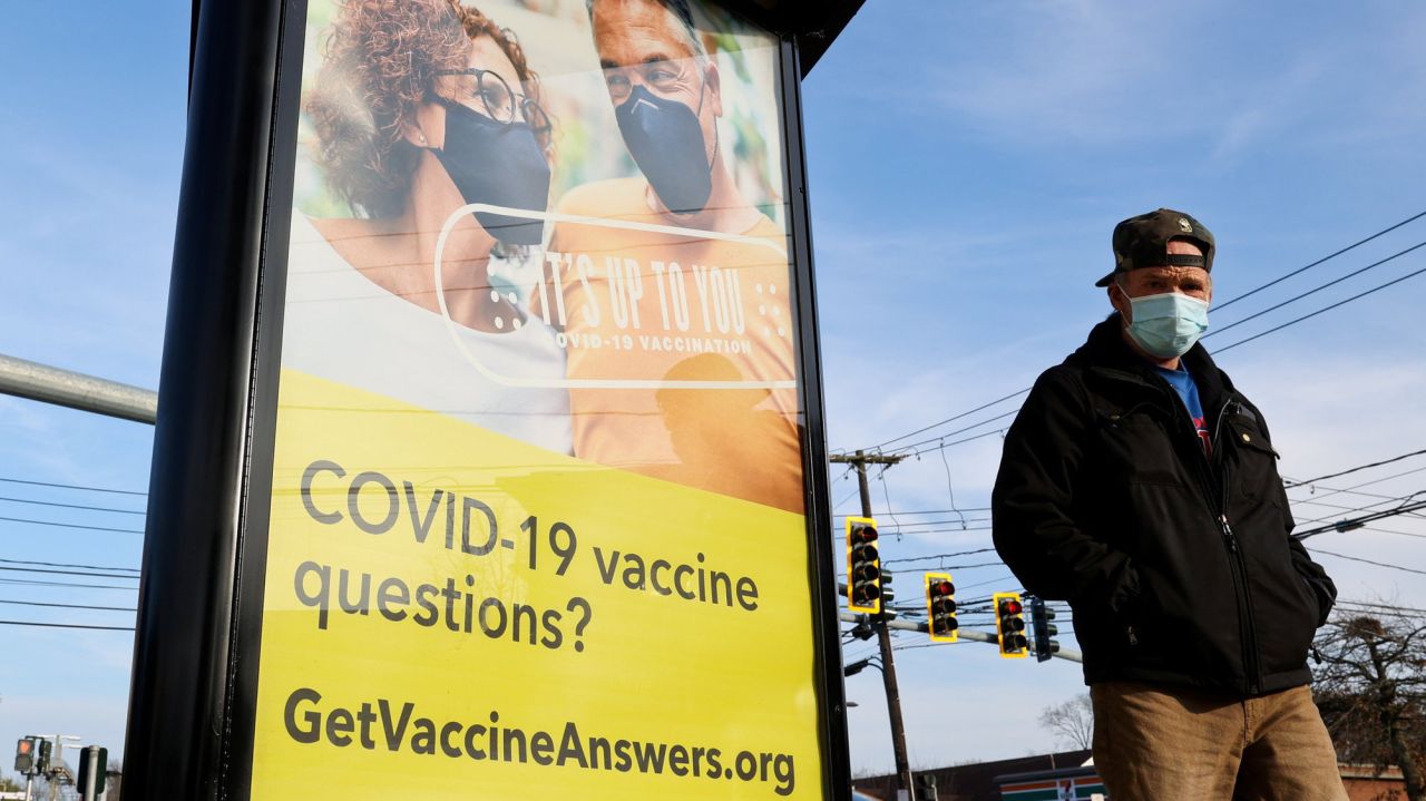 Concerns growing over COVID-19 wave fueled by omicron,
delta, holidays, experts say 1