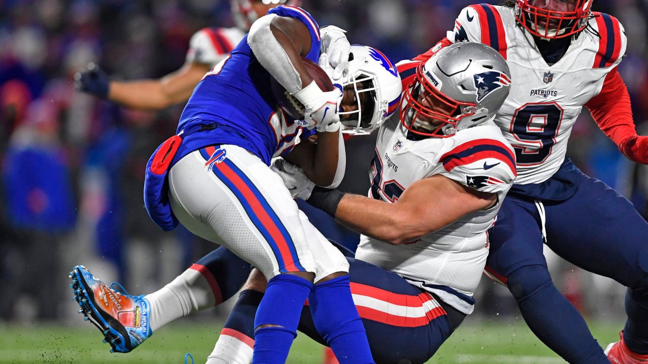 NFL Week 15 picks: Patriots a lock to beat Colts,
Steelers top Titans 1