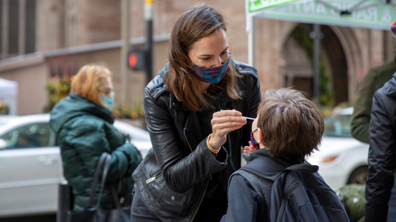 CDC endorses schools' coronavirus 'test-to-stay'
policies 1